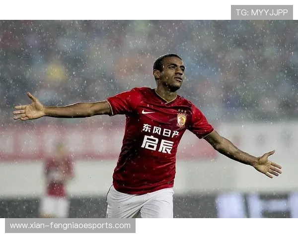 足球球星军牌：揭秘世界顶级球员背后的个性化战袍与独特意义